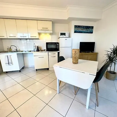 1 Bedroom Plein Centre Juan Les Pins Antibes