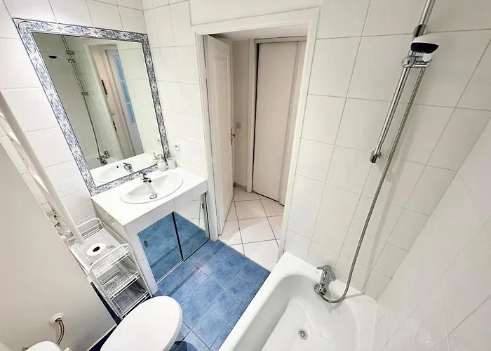 1 Bedroom Plein Centre Juan Les Pins Antibes