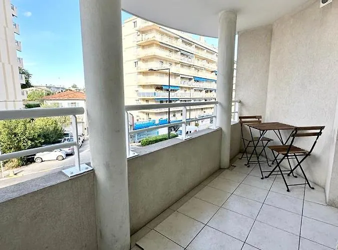 1 Bedroom Plein Centre Juan Les Pins Appartamento Antibes