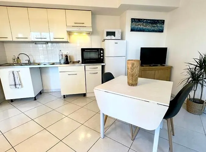 1 Bedroom Plein Centre Juan Les Pins Antibes